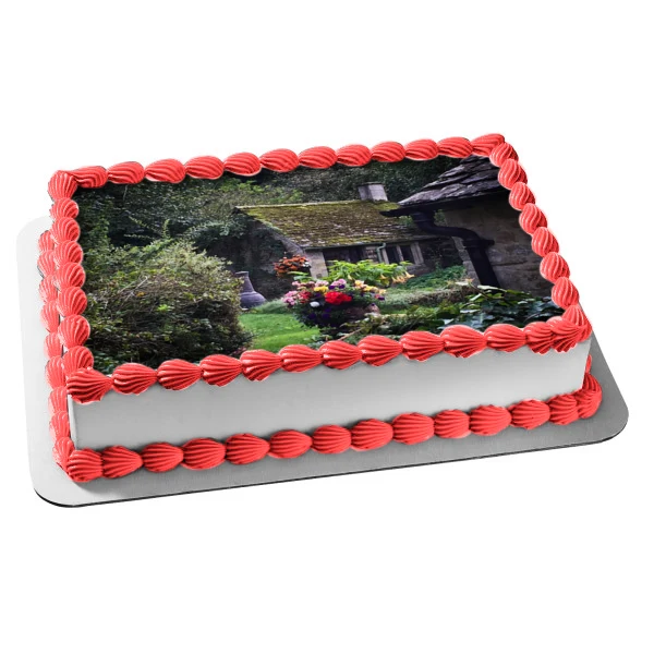 Casa de pueblo rodeada de flores y árboles Imagen comestible para decoración de tarta ABPID52566 A Birthday Place