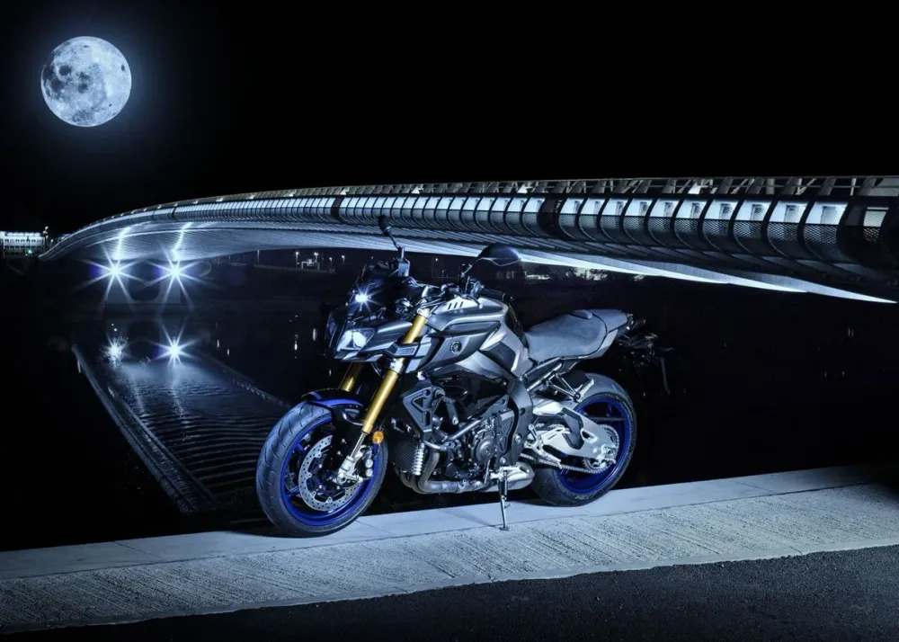 Póster Moto Noche MT Yamaha Antre du Motard