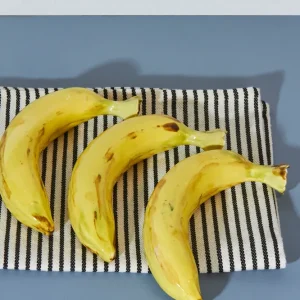 Plátano réplica de cerámica esmaltada Armando Rueda