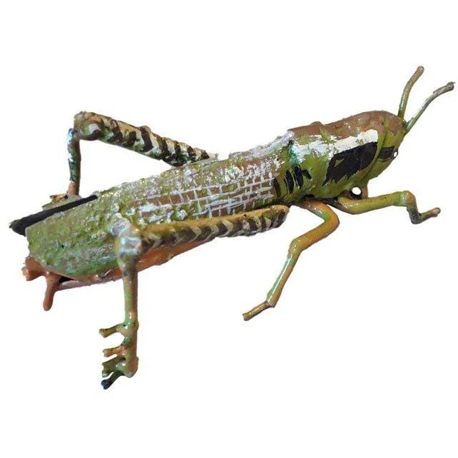 Saltamontes PM - Insecto decorativo en metal reciclado Arrosoir & Persil