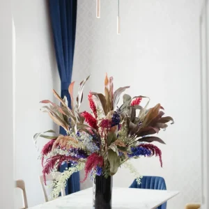 Roma Café: Un arreglo en cilindro espectacular para recepción o barra, un arreglo mediano y 6 arreglos bud vases. Artistería