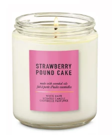 Vela Mediana Strawberry Pound Cake Bath & Body Works
