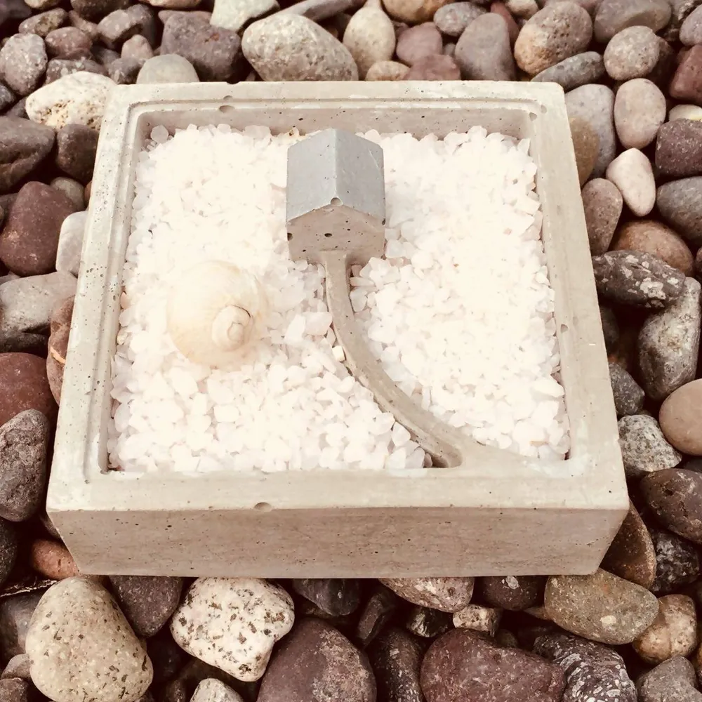 CASITA DECORATIVA DE HORMIGÓN NATURAL BETOH ®