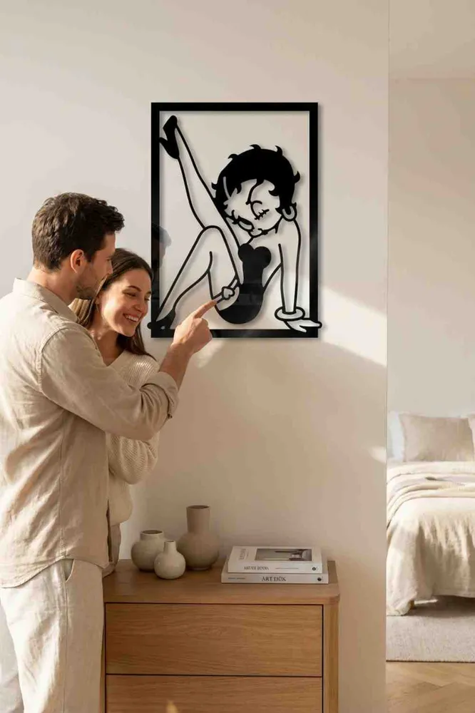 Betty Boop con la pierna levantada