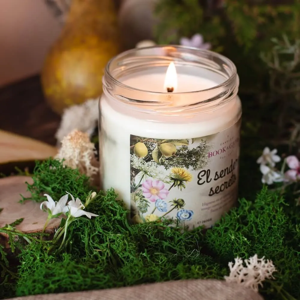 Vela artesana El sendero secreto Book and Glow