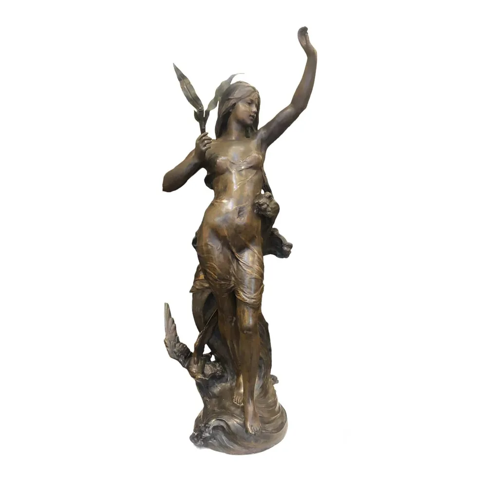 Escultura francesa de peltre ‘mujer y ave’ Bucarest Art & Antiques