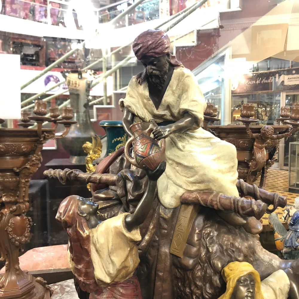 Escultura de Louis Hottot 'La vasija de agua' Bucarest Art & Antiques