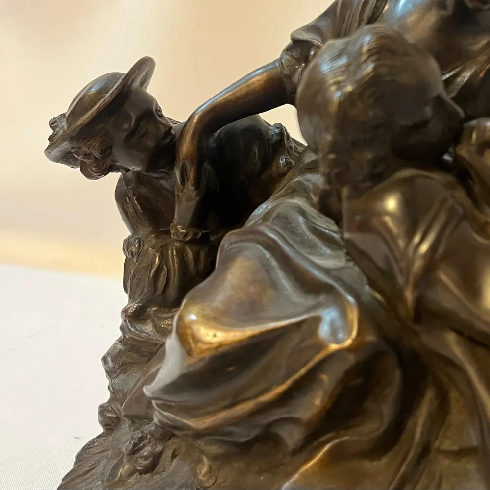 Figura en bronce francesa “Escena galante” firmada Etienne-Maurice Falconet s. XVIII Bucarest Art & Antiques
