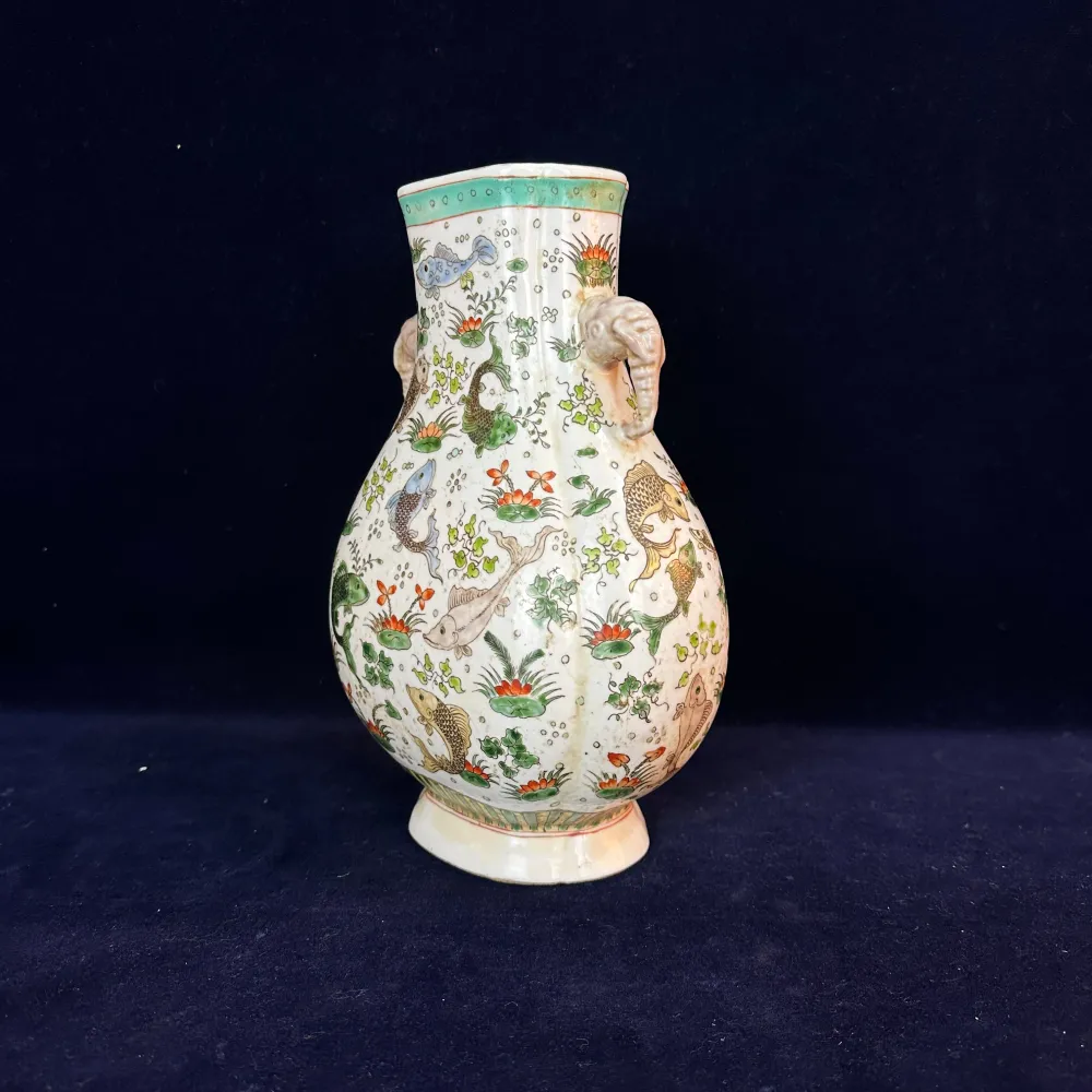 Jarrón de cerámica oriental motivo peces s. XX Bucarest Art & Antiques