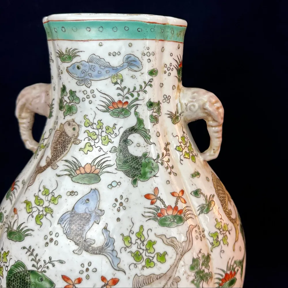 Jarrón de cerámica oriental motivo peces s. XX Bucarest Art & Antiques