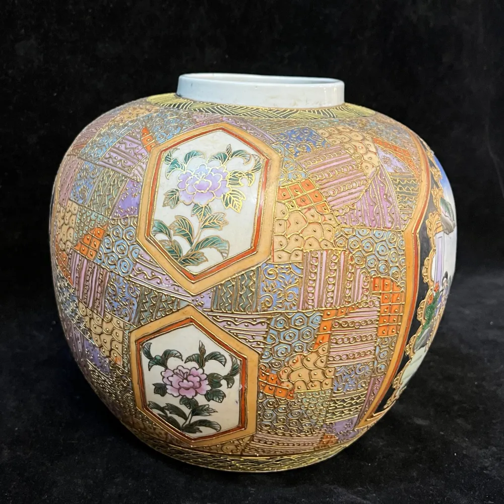 Jarrón chino de porcelana 'Personajes con paisaje' Bucarest Art & Antiques