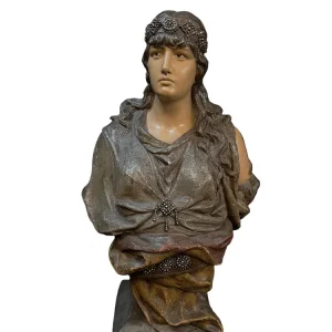 Judith en busto de terracota policromada – Goldscheider Bucarest Art & Antiques