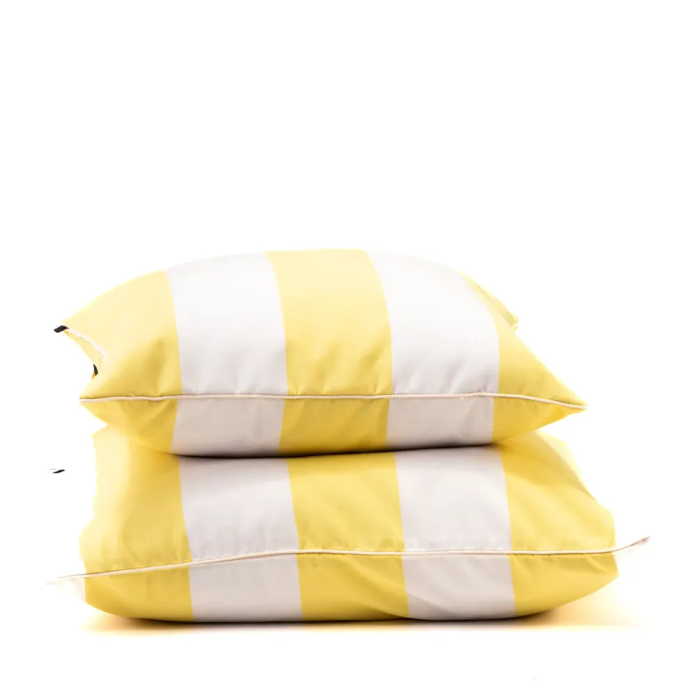 COJIN SUNBRELLA FRANJAS BLANCO CON AMARILLO VIVO CREMA 50 X 50 CM Canterano