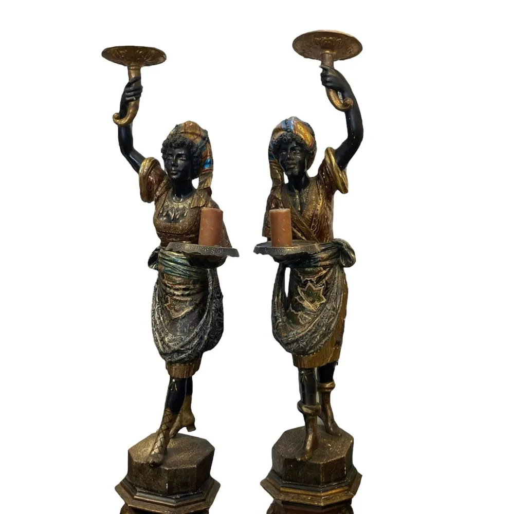 Pareja de antorcheros venecianos Siglo XVIII Consignación