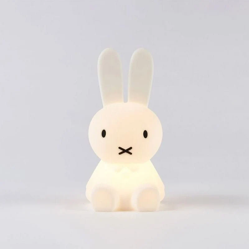 BUNNIVA – Figura decorativa de conejo icónica para espacios de vida elegantes y diseño interior atemporal Cozey Maison