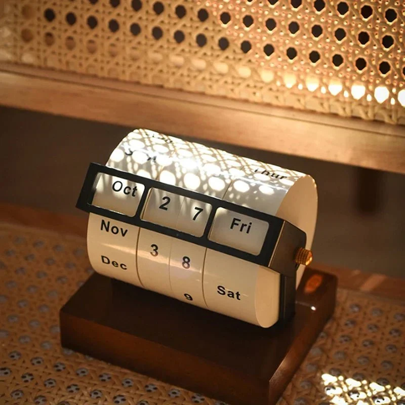 SPINDESK – Calendario giratorio de madera de mediados de siglo para una decoración de escritorio con estilo Cozey Maison