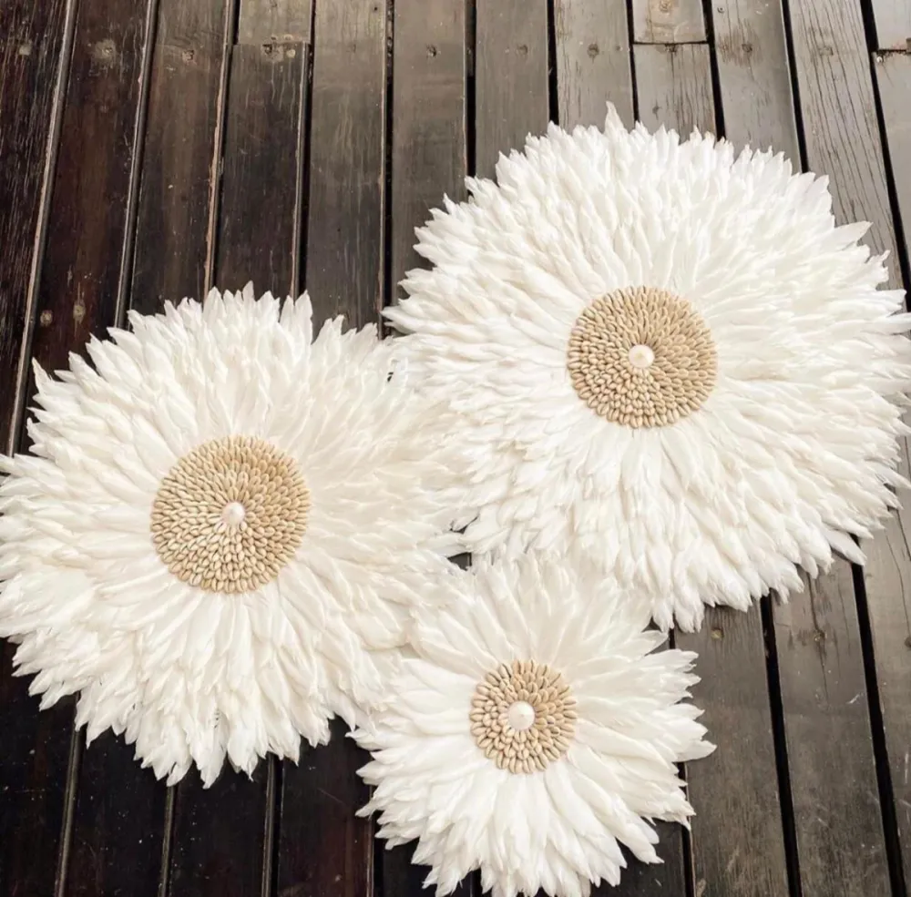 WHITESHELLIA – Sombrero Juju elegante de plumas blancas Cozey Maison