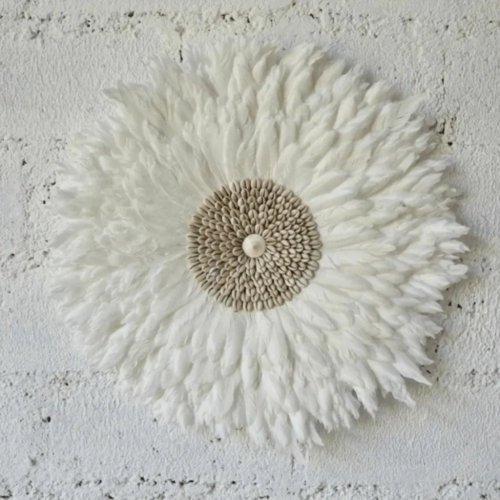 WHITESHELLIA – Sombrero Juju elegante de plumas blancas Cozey Maison