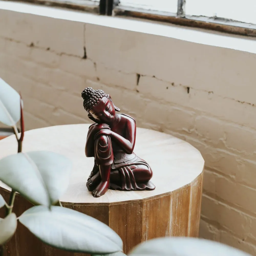 Estatua de Buda en reposo Craft Culture/AA Handicrafts