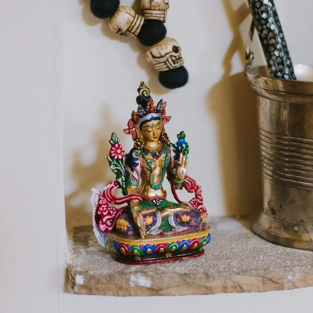 Estatua de la diosa Tara blanca pintada Craft Culture/AA Handicrafts