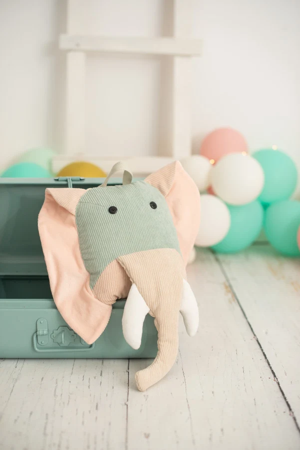 Manta de viaje y cojín 2 en 1 - Elefante Crochetts - Fabricado en Europa