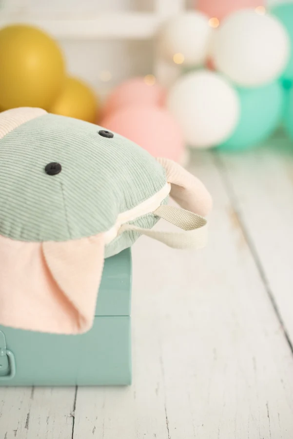 Manta de viaje y cojín 2 en 1 - Elefante Crochetts - Fabricado en Europa
