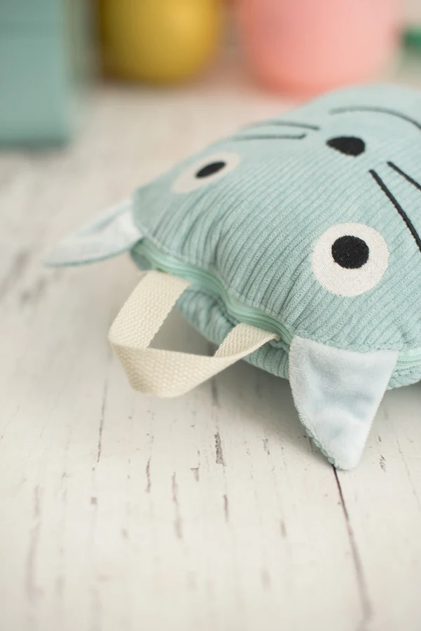 Manta de viaje y cojín 2 en 1 - Gato Crochetts