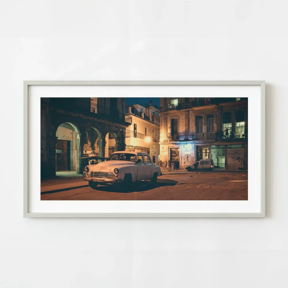 Barrio de La Habana Vieja en la noche | Edición limitada de 10 Dan Kosmayer Photography