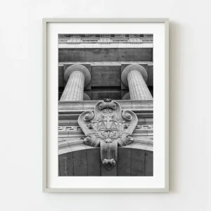 Detalle de la arquitectura de columnas clásicas de Buenos Aires | Edición limitada de 10 Dan Kosmayer Photography