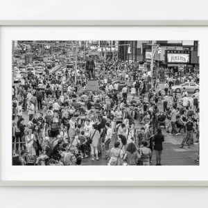 Multitudes de personas en Time Square de Nueva York | Edición limitada de 10 Dan Kosmayer Photography