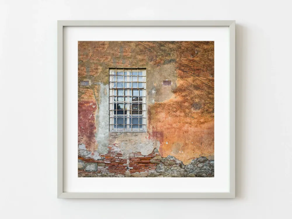 Muro y ventana que se desmoronan en Italia | Edición limitada de 10 Dan Kosmayer Photography