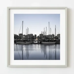 Puerto deportivo One Ocean Port Vell al amanecer Barcelona Españ | Edición limitada de 10 Dan Kosmayer Photography