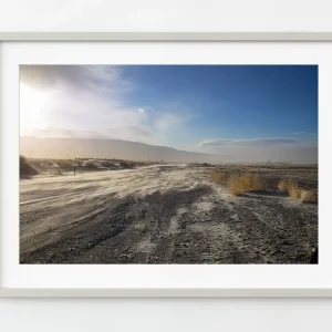 Tormenta de arena sobre la carretera del desierto | Edición limitada de 10 Dan Kosmayer Photography