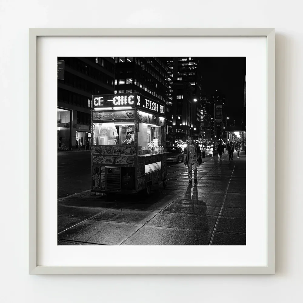 Vendedor ambulante de comida por la noche en la ciudad de Nueva York | Edición limitada de 10 Dan Kosmayer Photography