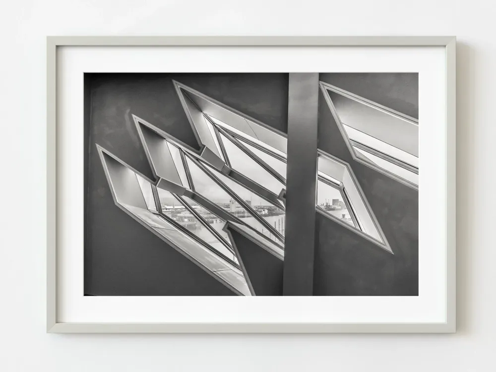 Ventanas abstractas del Museo del Titanic | Edición limitada de 10 Dan Kosmayer Photography