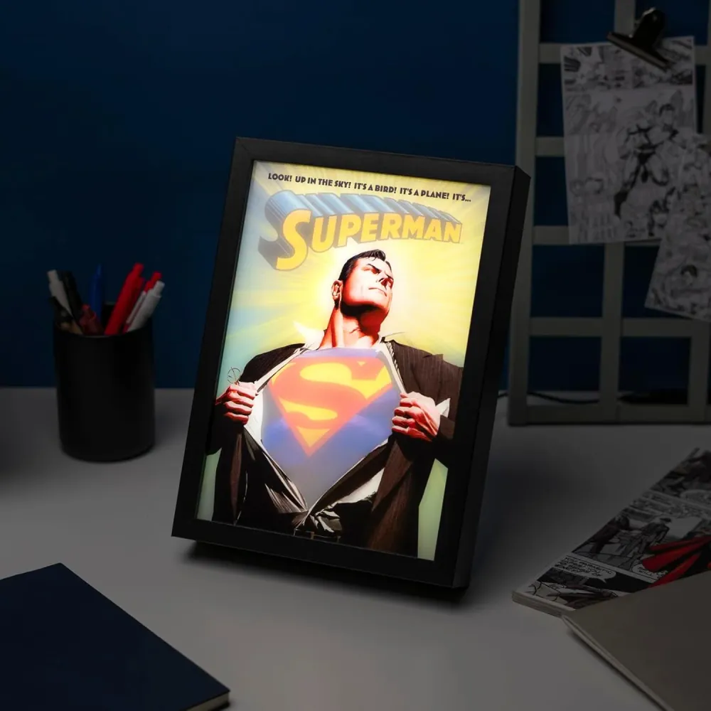 Superman Imagen LED Mágica con Marco - Decoración DC Comics