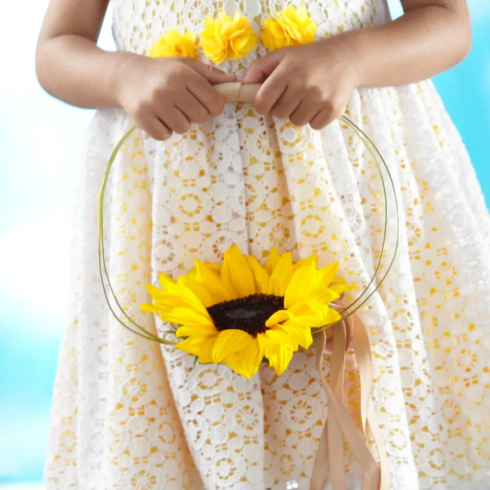 Ramo de flores para niñ con un toque de dulce sol Deux Gars Des Fleurs