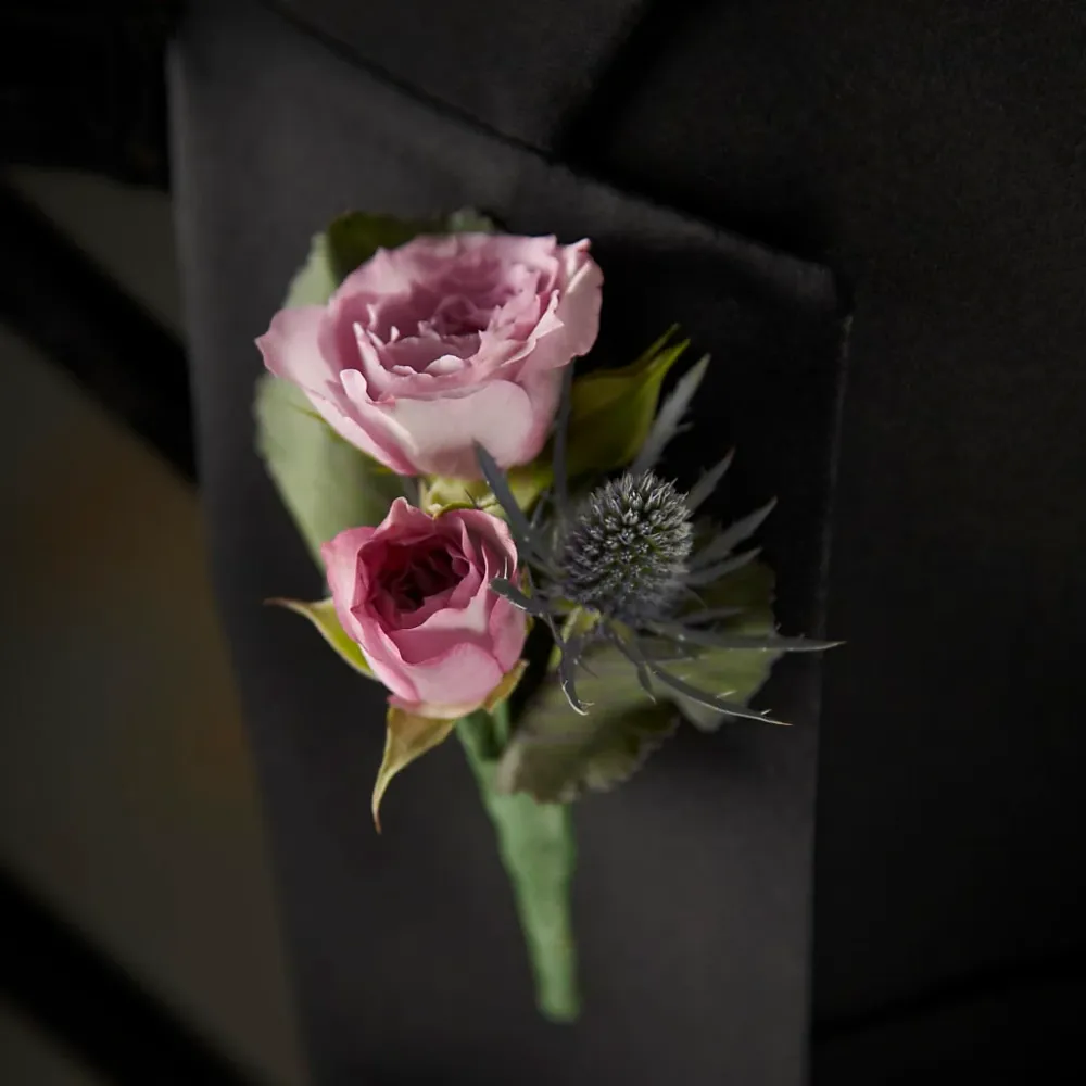 Verónica Boutonniere Deux Gars Des Fleurs