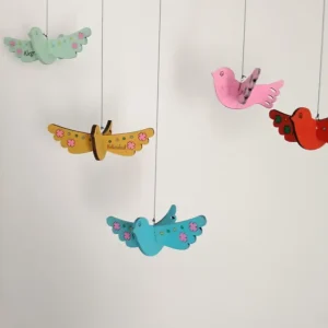Pájaros de madera con mensaje positivo – decoración artesanal personalizada El trébol Rosa