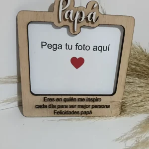 Portafotos personalizado de madera para el Dí del Padre o Abuelo – Regalo único con frase personalizada El trébol Rosa