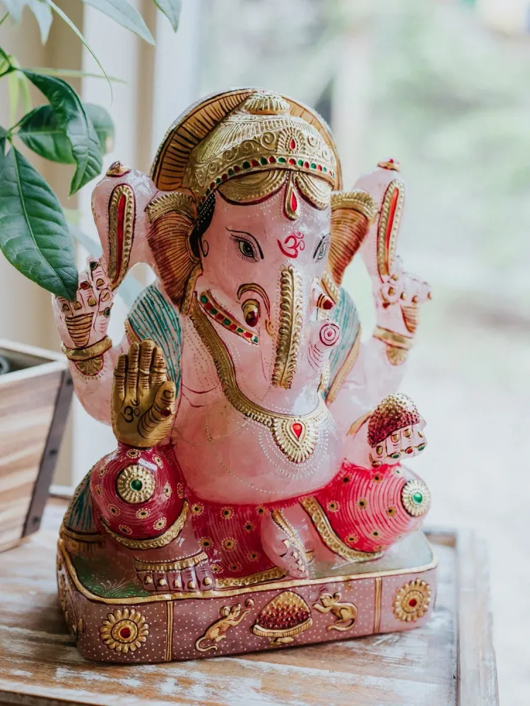 Estatua de elefante Ganesh de cuarzo rosa