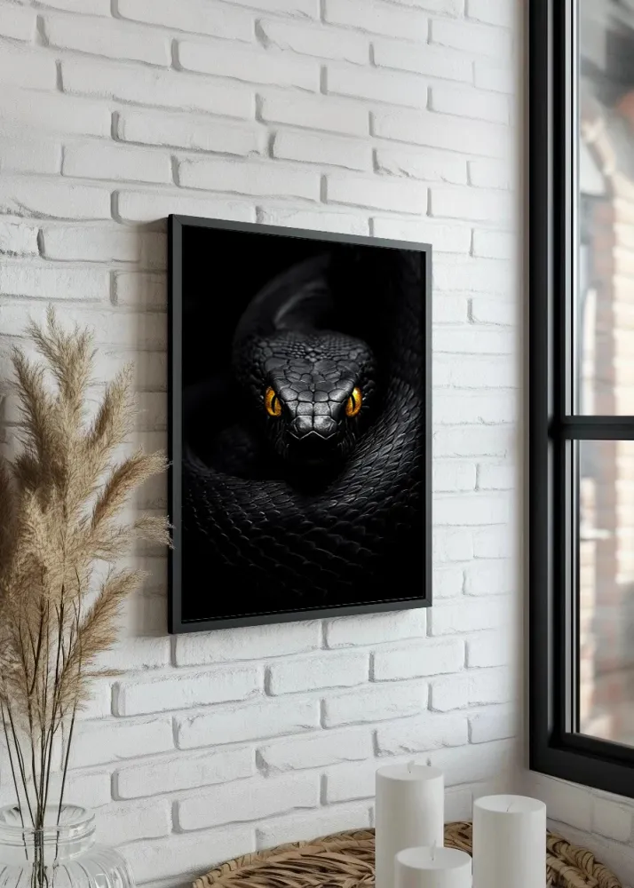 Serpiente negra de ojos naranjas Fine Artic
