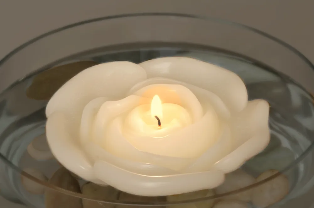 Velas flotantes de flores de 3.75". Juego de 3 sin perfume. Floating Pearls | Vase Pearlfection