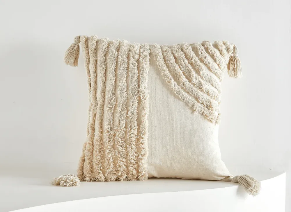 Cojín beige con tejido texturizado, 45x45 cm, MONTREAL FLORENCE