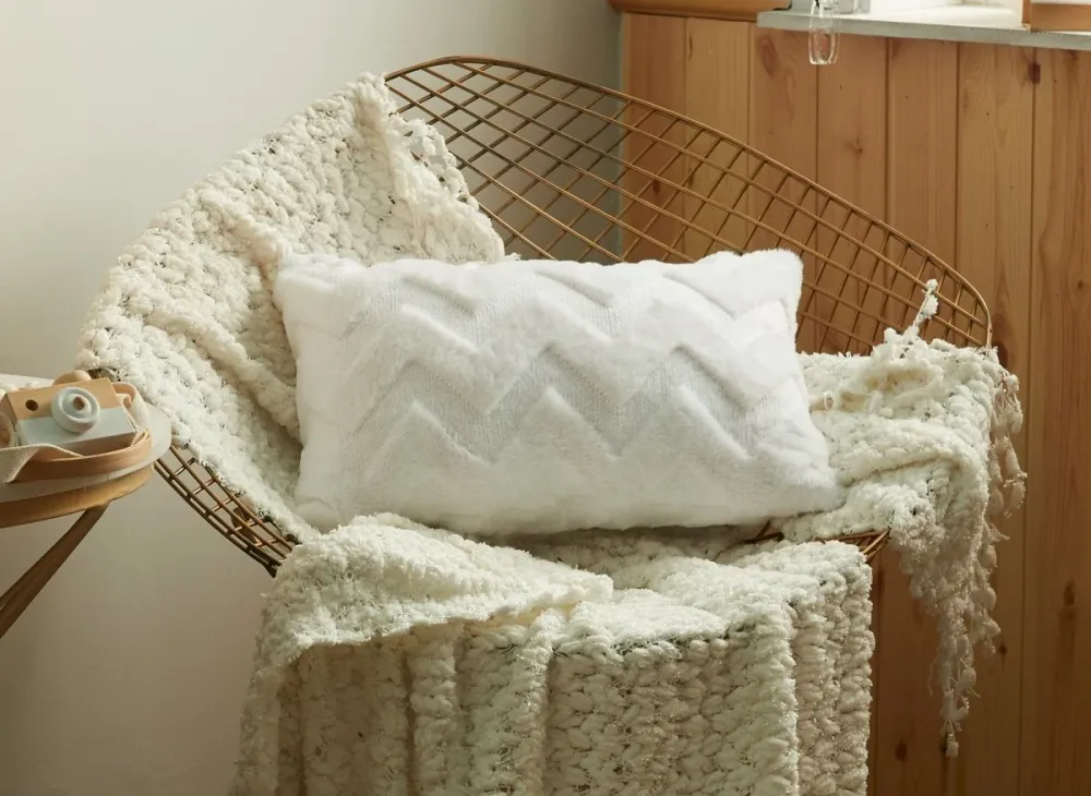 Cojín rectangular de 50x30 cm en tela suave con estampado de espiga blanca HARRY FLORENCE