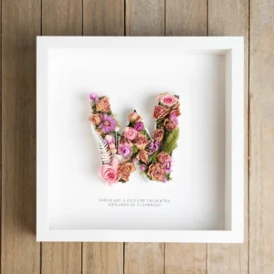Letra W con flor seca Flors Català