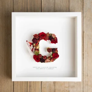 Letra G con flor seca Flors Català