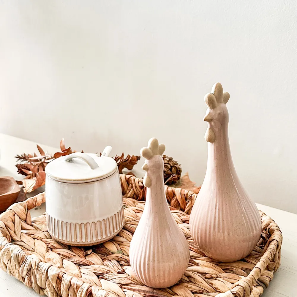 Set Adorno 2 Gallinas Cerámica Rosa Claro - Diseño Encantador Frank Home