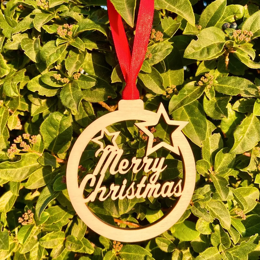 Bola de Navidad “Merry Christmas” – Grabada en Madera Fustik shop