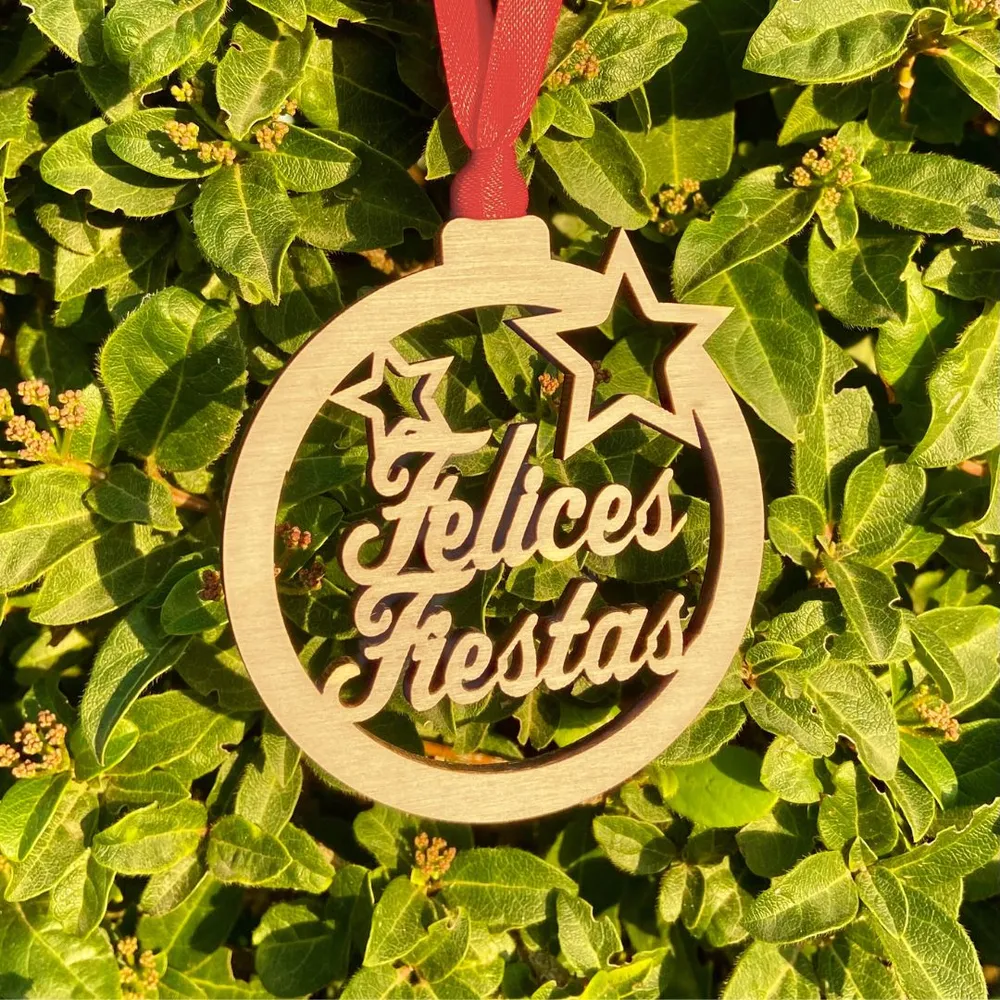 Bola de Navidad “Merry Christmas” – Grabada en Madera Fustik shop